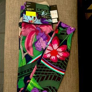 New With Tags NIKE Mid Rise Tight Fight XS